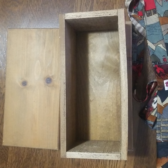 Vintage Coca Cola necktie with wooden Coca cola box. - Picture 5 of 7